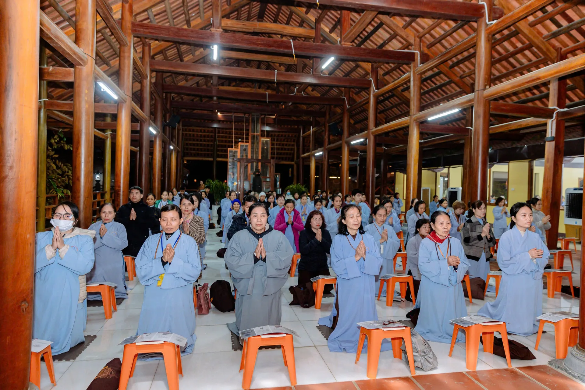 VĂN HÓA GIAO TIẾP & ỨNG XỬ TẠI CHÙA