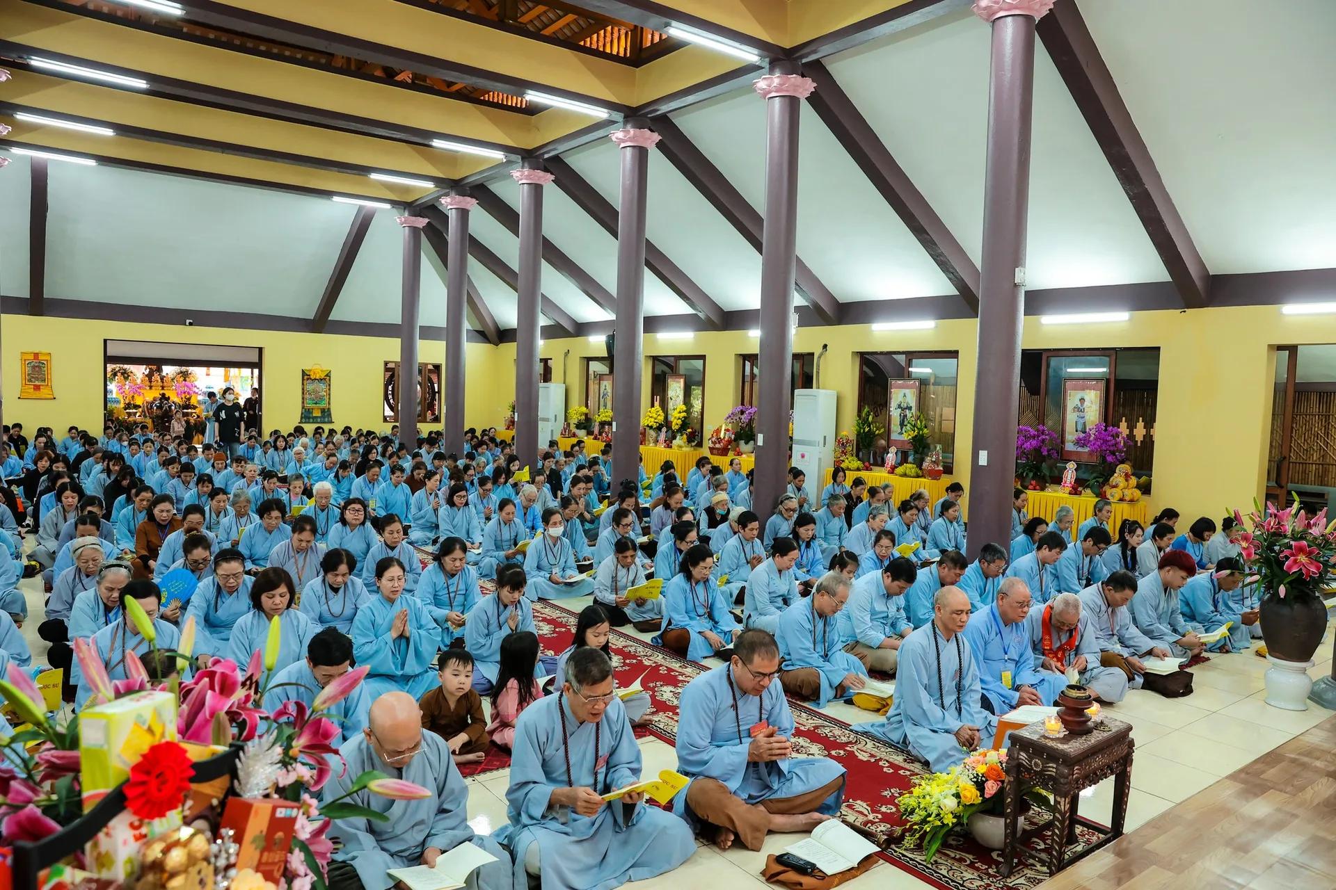 TỤNG KINH