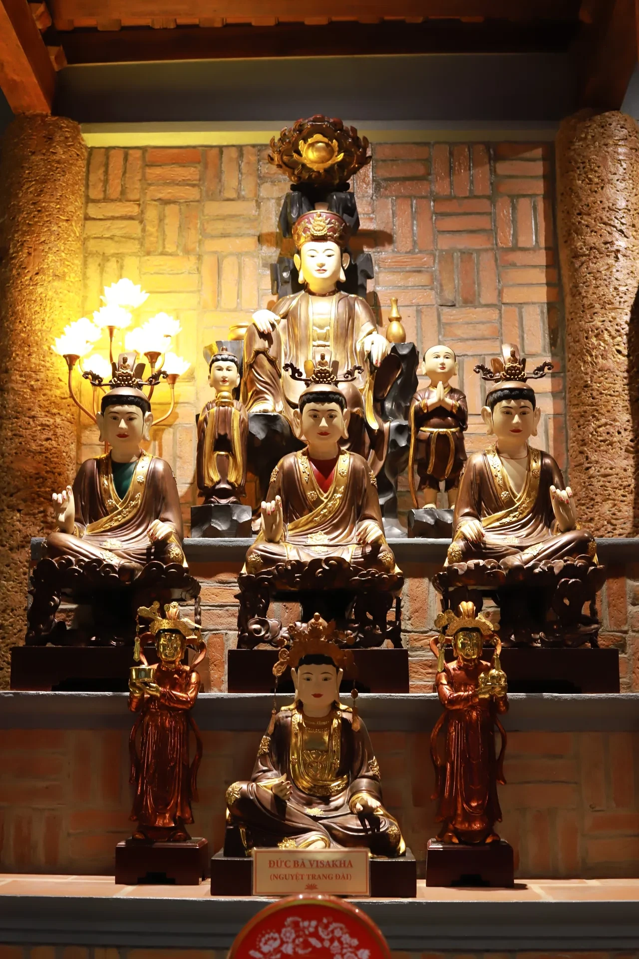 TAM TÒA THÁNH MẪU
