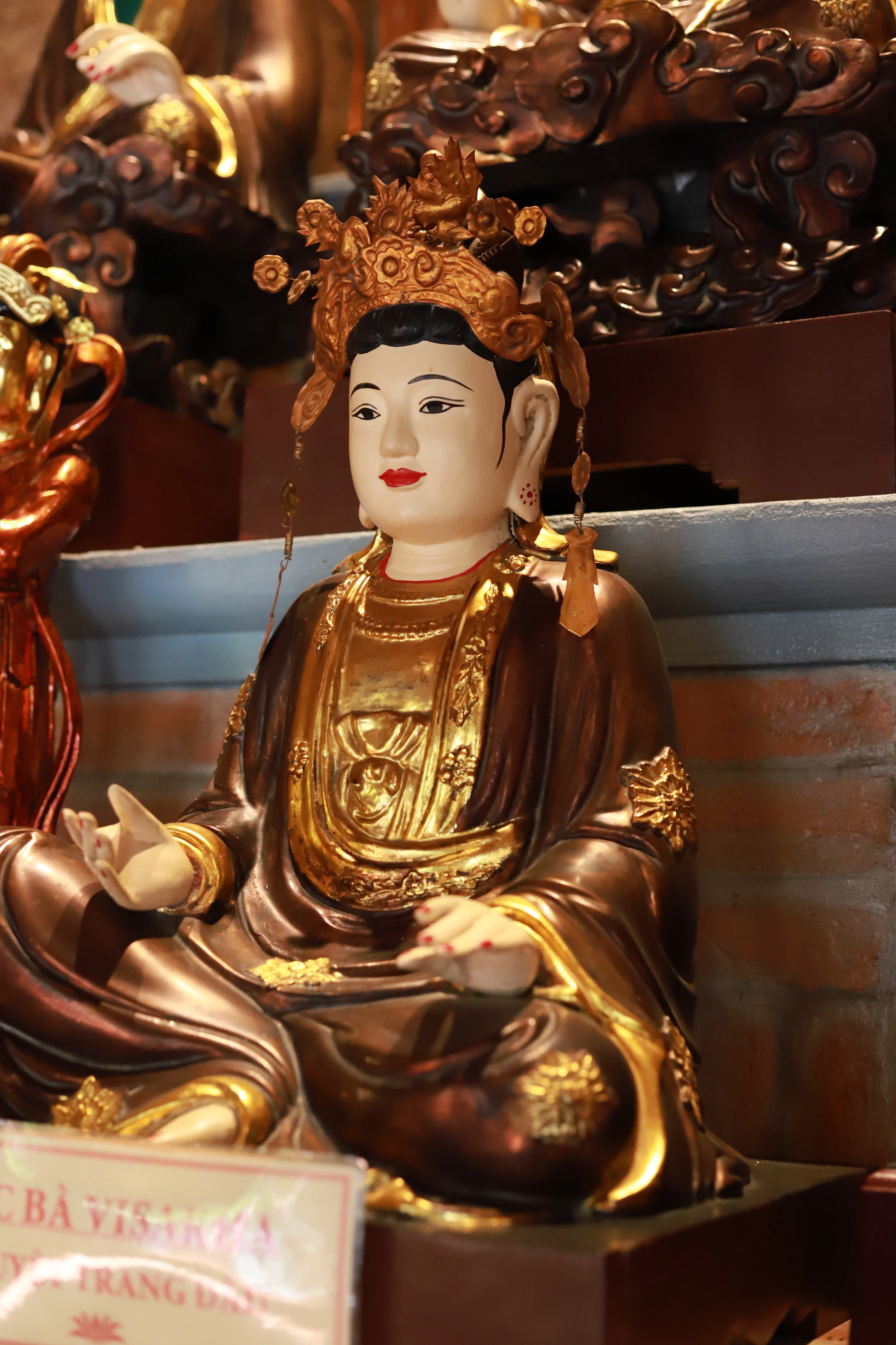 BÀ NGUYỆT TRANG ĐÀI