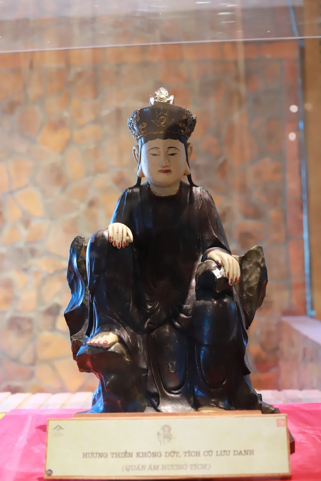 QUÁN ÂM BỒ TÁT