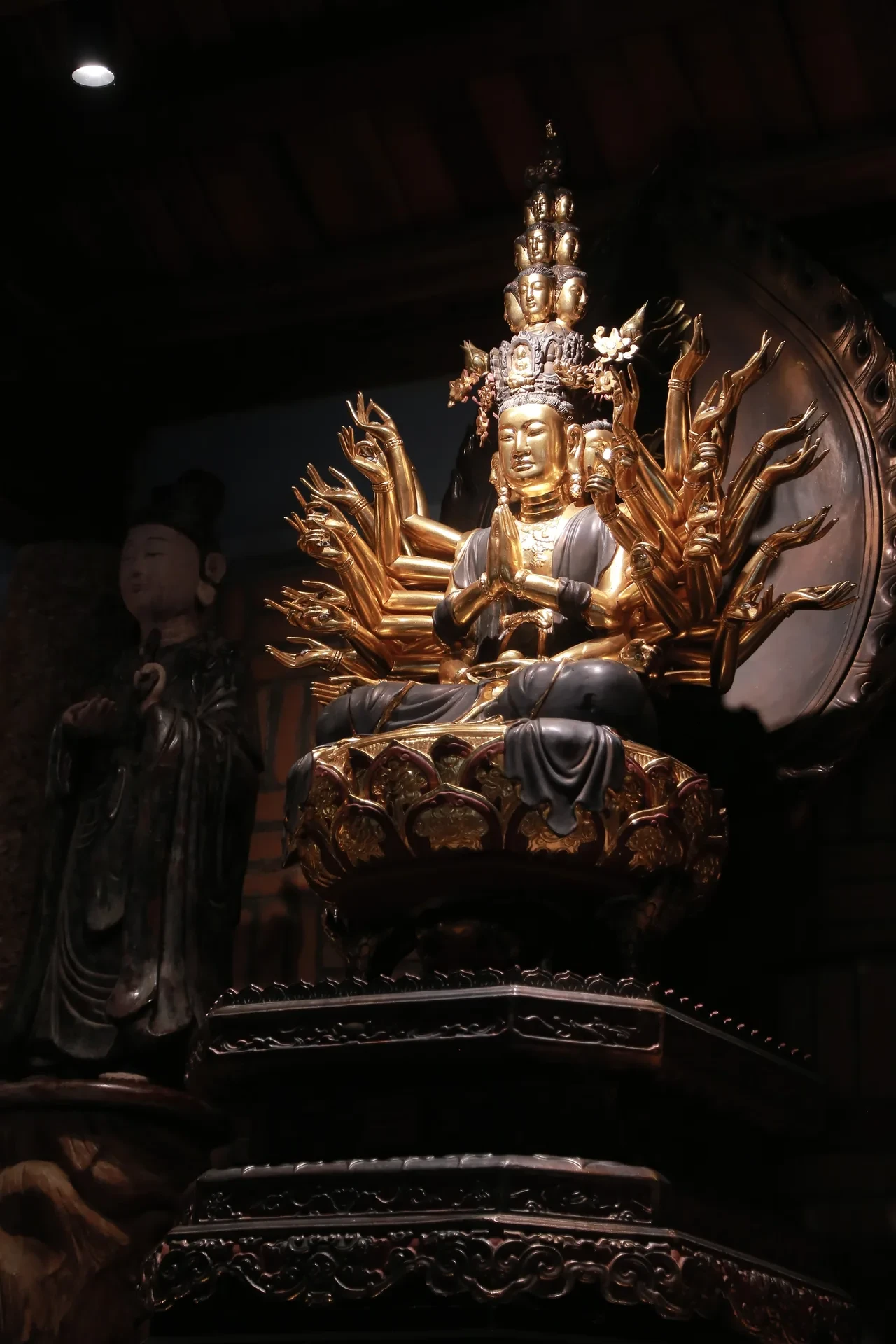 QUÁN ÂM BỒ TÁT