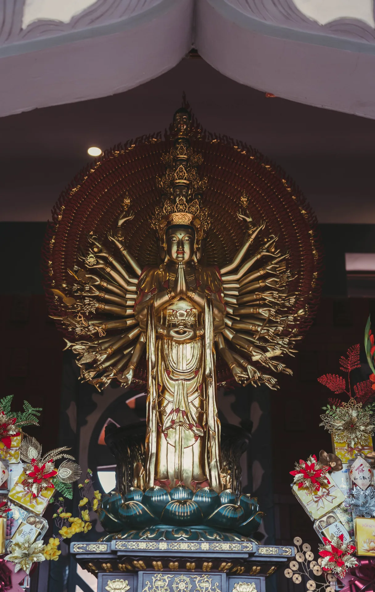 QUÁN ÂM BỒ TÁT
